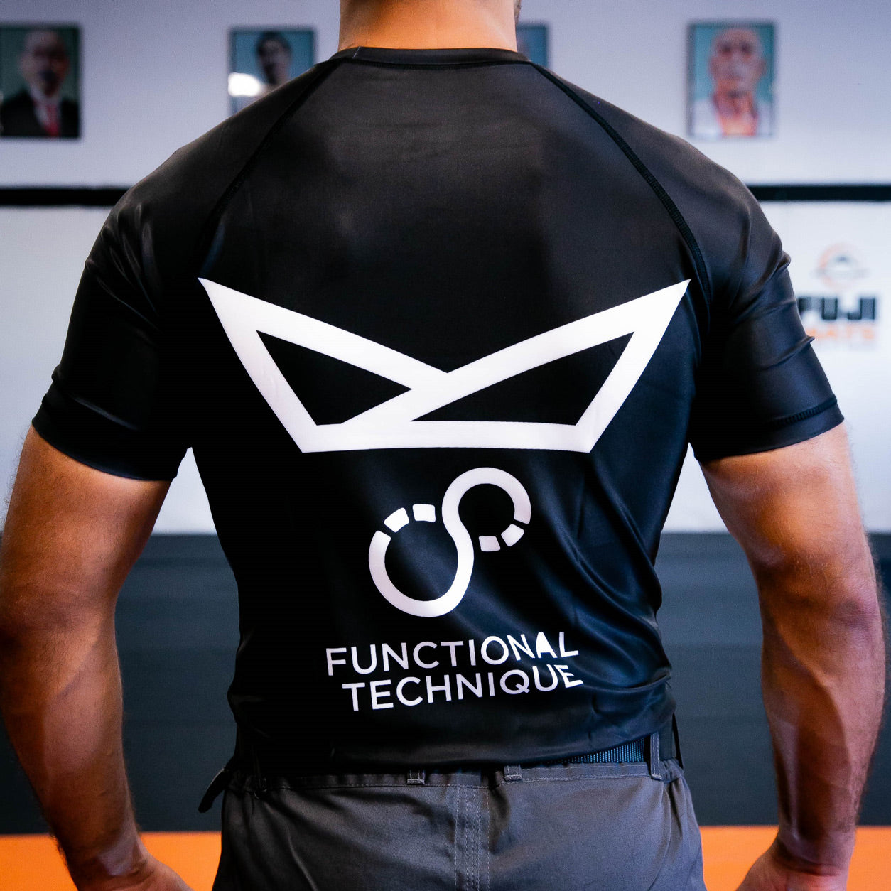 Rash Guard Short Sleeve - Black Performance Wear